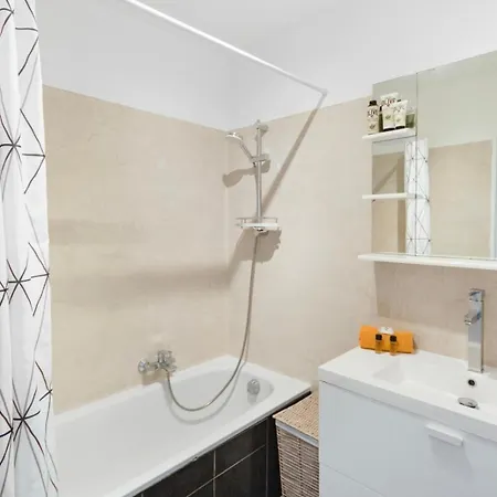 아파트 Le Radieux - Spacious - Bright - Car Park - Peaceful