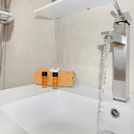 Le Radieux - Spacious - Bright - Car Park - Peaceful * אנטיב