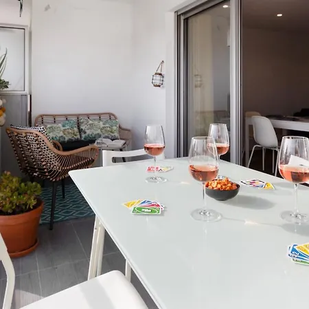 Apartment Le Radieux - Spacious - Bright - Car Park - Peaceful Antibes