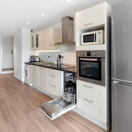 Le Radieux - Spacious - Bright - Car Park - Peaceful Apartment Antibes