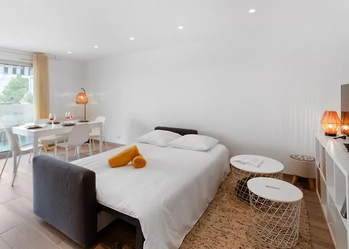 Le Radieux - Spacious - Bright - Car Park - Peaceful Antibes