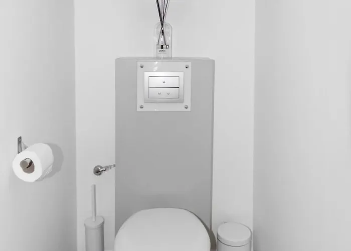 Le Radieux - Spacious - Bright - Car Park - Peaceful Apartment Antibes