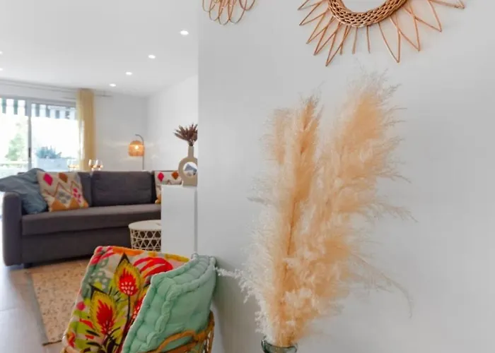 Apartment Le Radieux - Spacious - Bright - Car Park - Peaceful Antibes