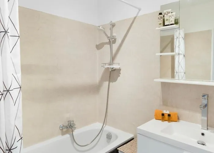 Apartment Le Radieux - Spacious - Bright - Car Park - Peaceful