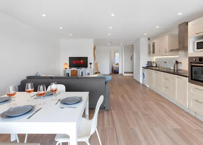 Le Radieux - Spacious - Bright - Car Park - Peaceful Διαμέρισμα *